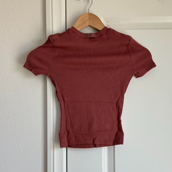 Skims Cotton Rib T-Shirt in Redwood, Size XXS - Picture 7 of 8